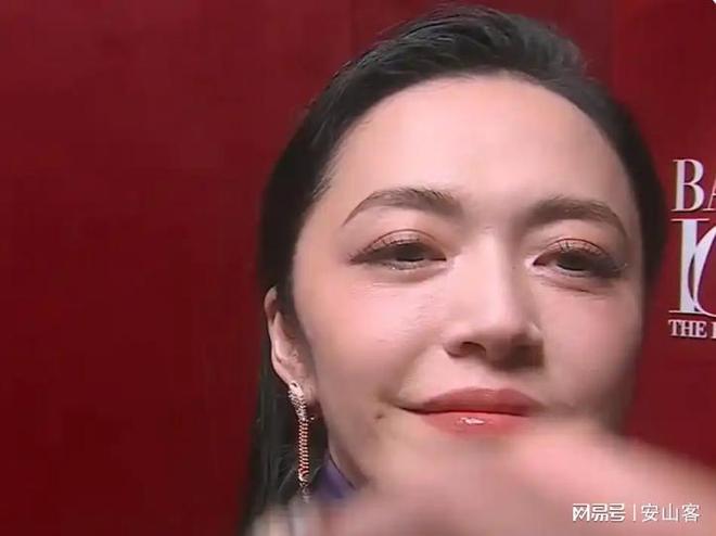 坏杨幂不敢露脸只有赵今麦扛住了！麻将胡了试玩芭莎之夜被镜头签吓(图7)