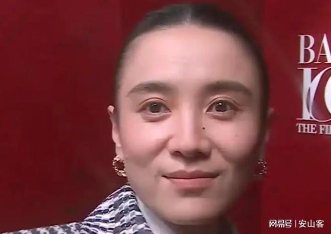 坏杨幂不敢露脸只有赵今麦扛住了！麻将胡了试玩芭莎之夜被镜头签吓(图8)